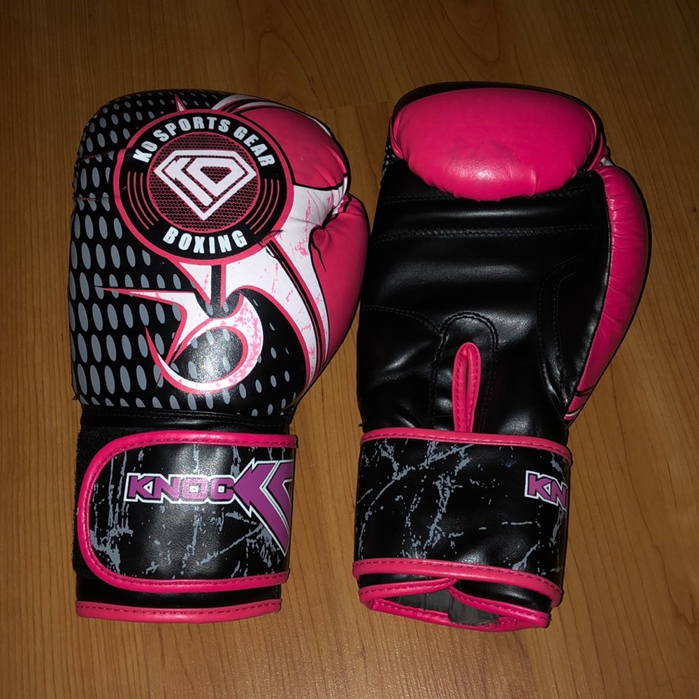 Breast cancer awareness Ko boxing gloves.